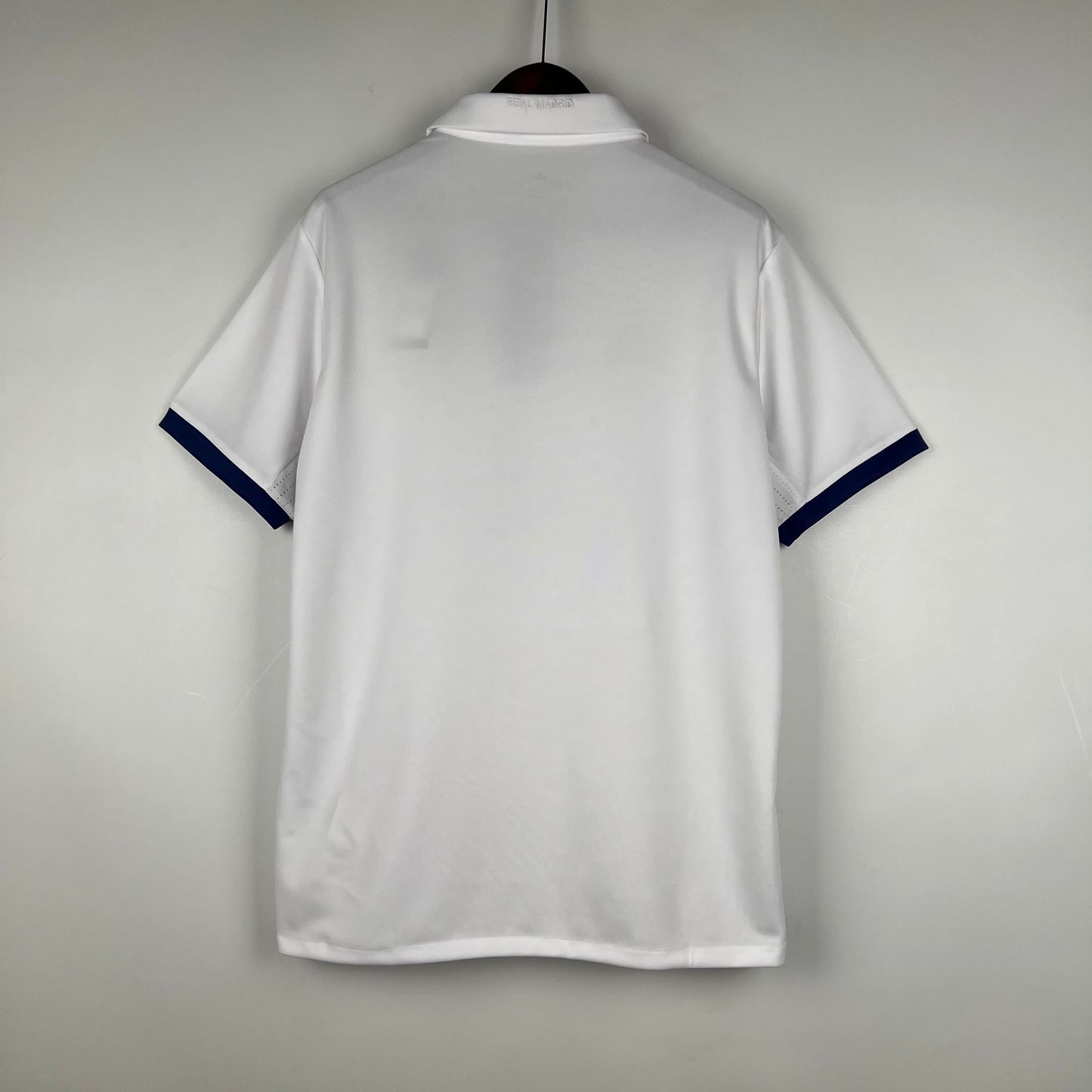 Camisola Retro Real Madrid 16/17