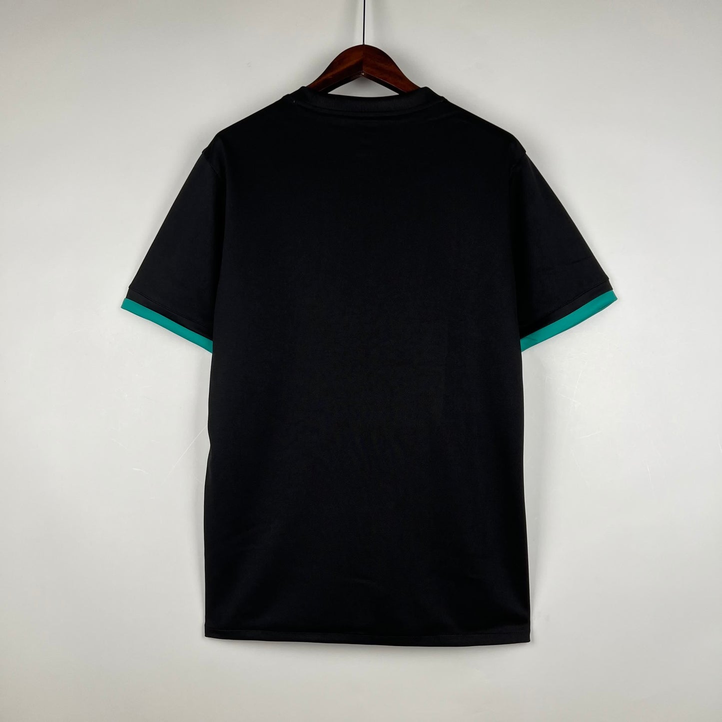 Camisola Retro Real Madrid 17/18 Alternativa