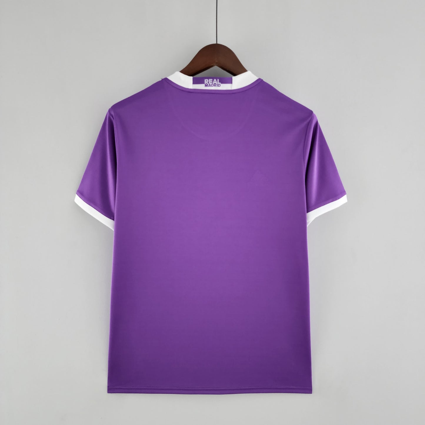 Camisola Retro Real Madrid 16/17 Alternativa
