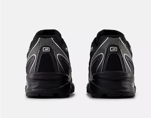 New Balance 740 Preto